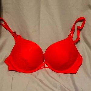 VS. BOMBSHELL PLUNGE BRA